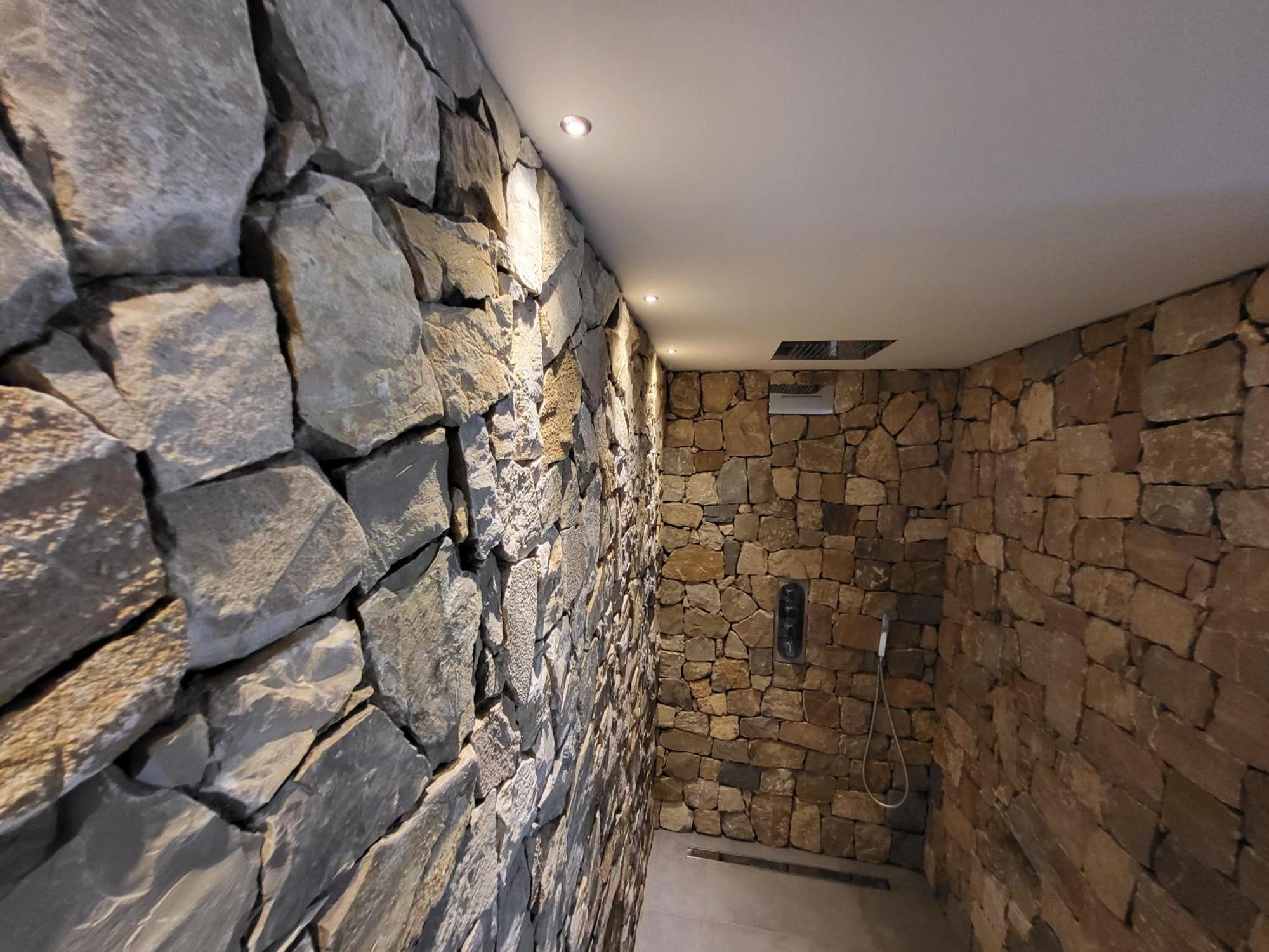 Attilio High Living Suites - Adults Only Torri Del Benaco Rom bilde