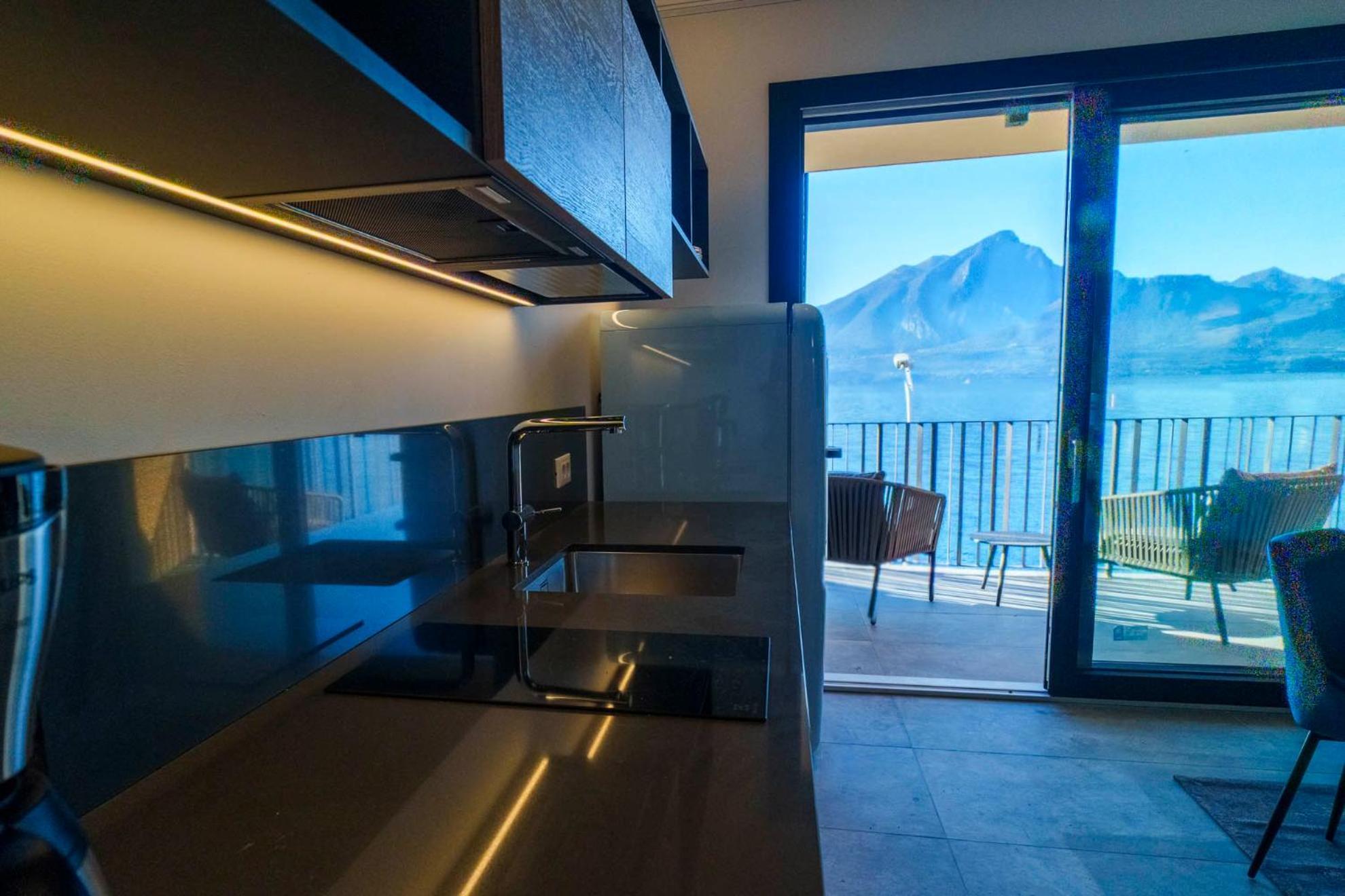 Attilio High Living Suites - Adults Only Torri Del Benaco Eksteriør bilde
