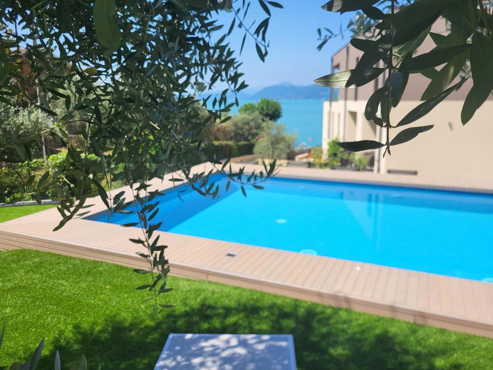 Attilio High Living Suites - Adults Only Torri Del Benaco Eksteriør bilde